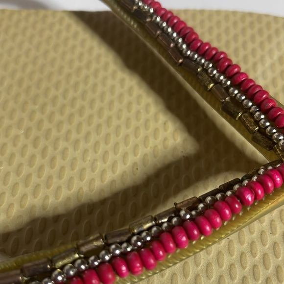 Bundle lot 2 pairs of Old Navy flip-flops sandals one with beads women Sz 7.5 - Picture 3 of 7